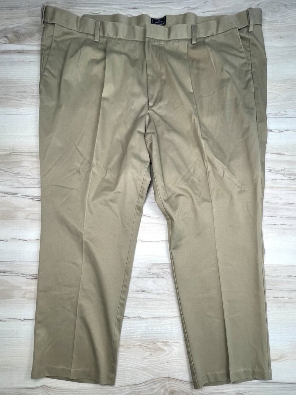 DOCKERS Mens 50x30 Khaki D3 Classic Fit Pleated Straight Leg CHINOS Pants EUC